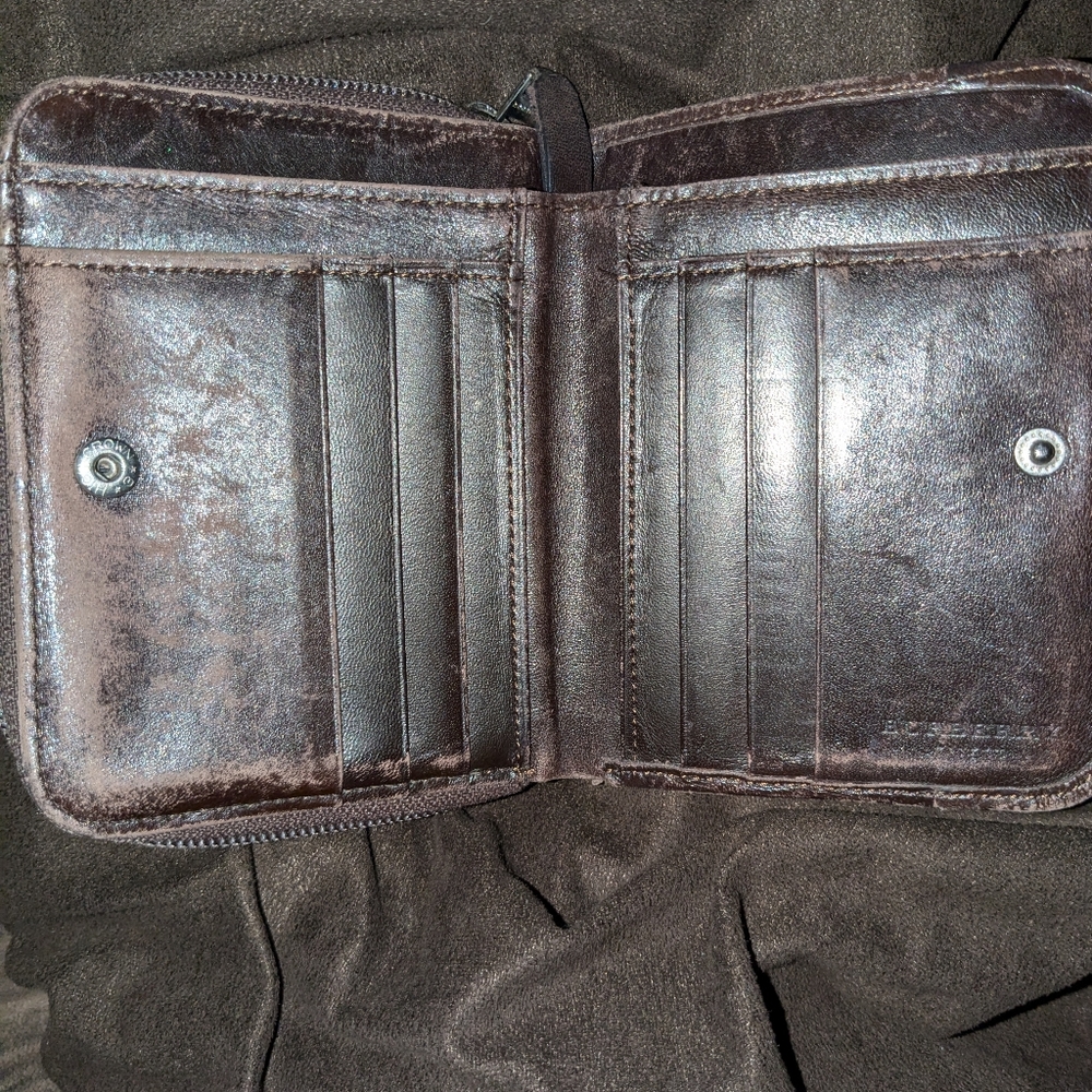 Burberry Zip around wallet - Picture 3 of 4